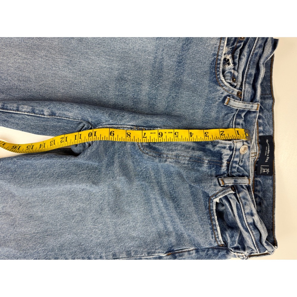 Abercrombie & Fitch Men's Relaxed Blue Jeans - Picture 6 of 8